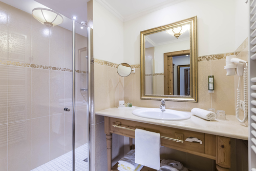 Badezimmer in der Single Suite (c) Hannes Niederkofler (Hotel Peternhof)