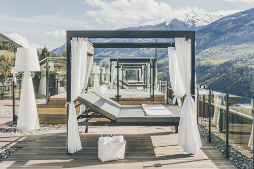 Doppelliegen auf Sonnenterrasse des Hotels (c) Tiberio Sorvillo) (Hotel Golserhof)