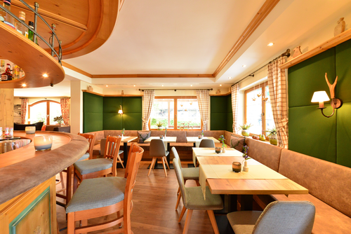 Einladender Barbereich (c) Werbewind GmbH (Hotel Jagdhof)